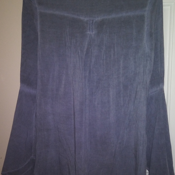 Rock & Republic High Low Bell Sleeve Blouse - Picture 4 of 6